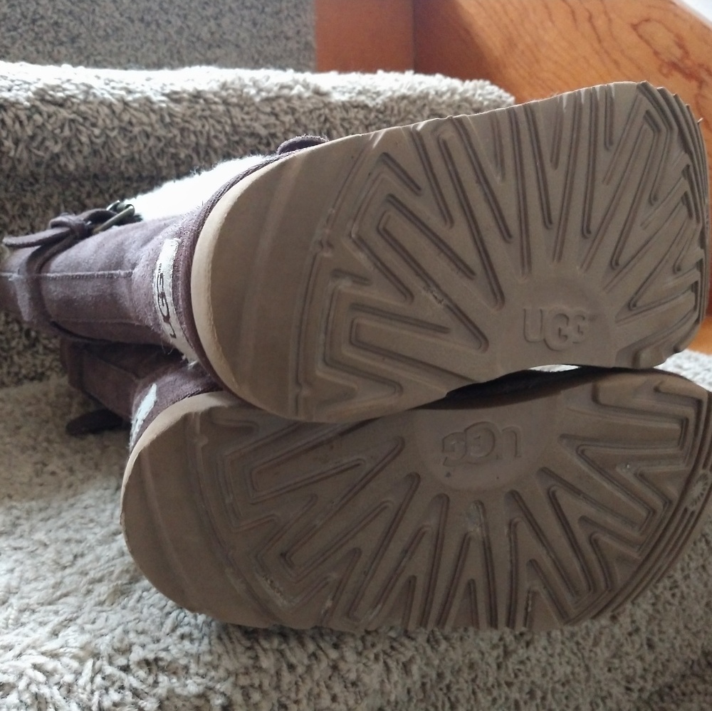 UGG Boots - Picture 2 of 6
